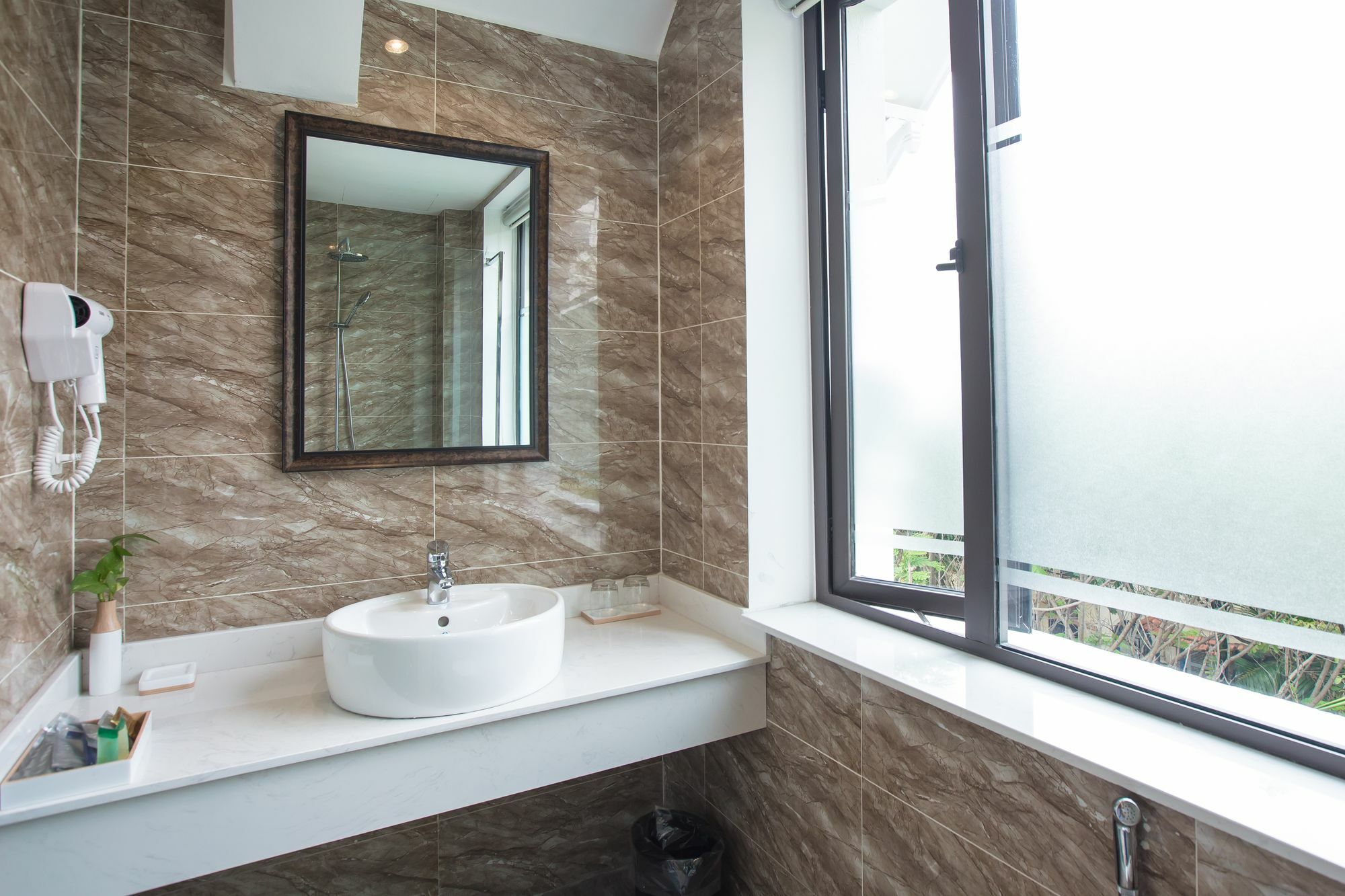 Dinh Elegant Hanoi Hotel Bagian luar foto